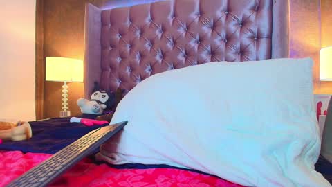 EVA CLOEE online show from 01.27.25