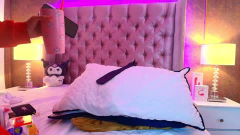 EVA CLOEE online show from 02.07.25