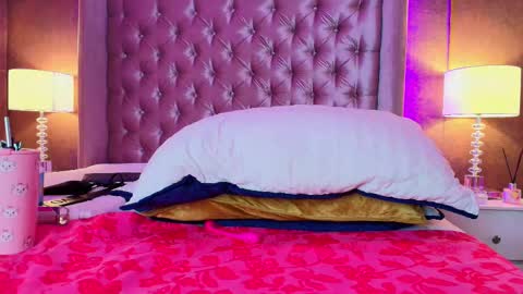 EVA CLOEE online show from 02.14.25