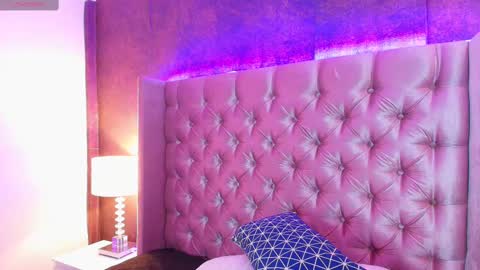EVA CLOEE online show from 02.21.25
