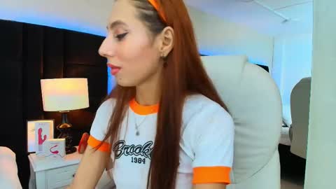 EVA CLOEE online show from 09.13.25