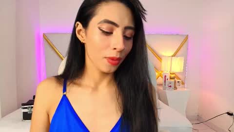 EVA CLOEE online show from 09.16.25
