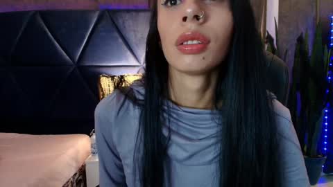 EVA CLOEE online show from 10.19.25