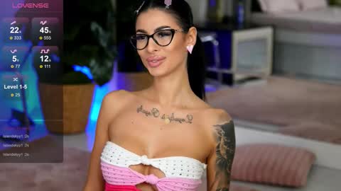 Eva  online show from 11.05.25