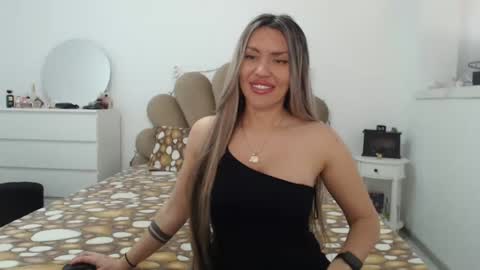 EvaBomb online show from 01.18.25