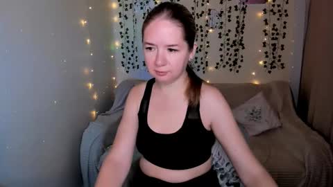 Snapshot of evabraunn_ chatting on 10.20.25 Eva online show from 10.20.25