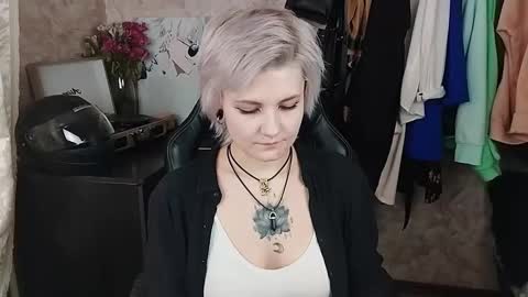 Eva Brownie online show from 02.22.25