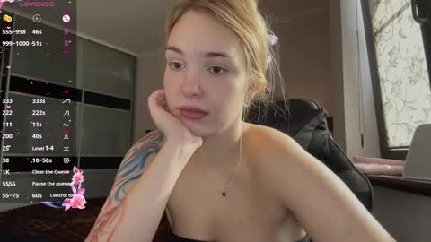 evacarter1 online show from 10.19.25