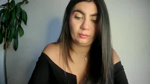 evacollins12 online show from 01.28.25