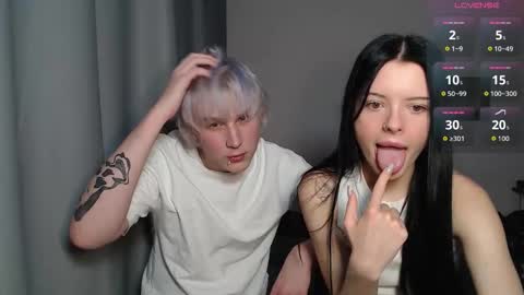 Snapshot of evacris chatting on 10.16.25 evacris online show from 10.16.25