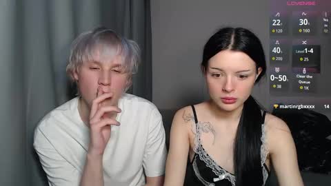 Snapshot of evacris chatting on 10.17.25 evacris online show from 10.17.25