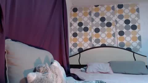 Snapshot of evacrisxxx chatting on 10.09.25 hornycrissyyourlove online show from 10.09.25