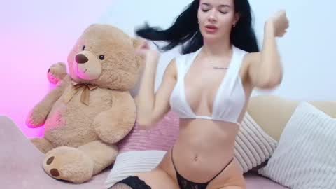 Snapshot of evaeilish chatting on 02.26.25 Eva online show from 02.26.25