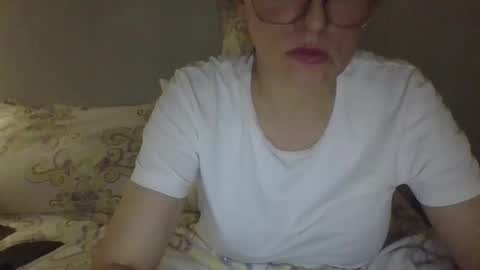 evaglad online show from 09.30.25