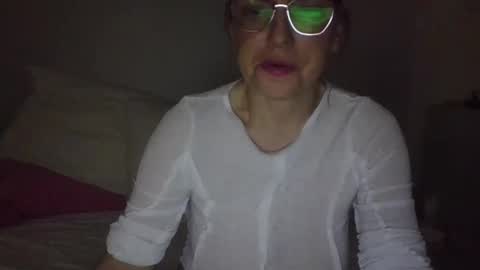 evaglad online show from 10.18.25