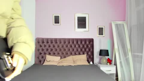 Snapshot of evalaniss chatting on 01.24.25 Eva online show from 01.24.25
