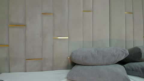 Snapshot of evalims chatting on 10.10.25 EVA online show from 10.10.25