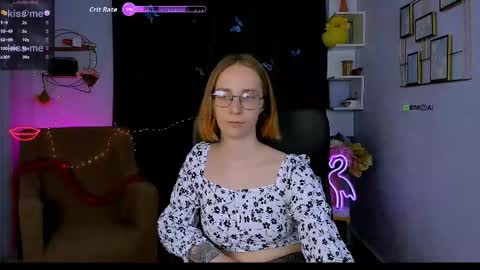Snapshot of evalora_vei chatting on 10.16.25 evalora online show from 10.16.25