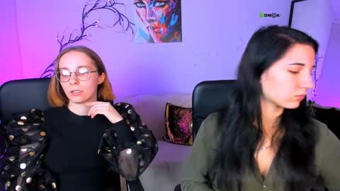 Snapshot of evalora_vei chatting on 10.17.25 evalora online show from 10.17.25
