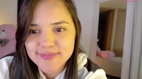 Snapshot of evaluna14 chatting on 01.10.26 Eva online show from 01.10.26