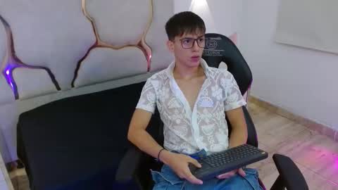 evan_tay online show from 01.11.26