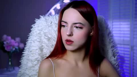 Snapshot of evanellson chatting on 10.22.25 Eva online show from 10.22.25