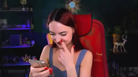 Snapshot of evanellson chatting on 11.08.25 Eva online show from 11.08.25