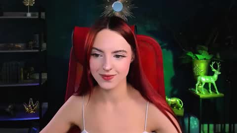 Snapshot of evanellson chatting on 11.11.25 Eva online show from 11.11.25