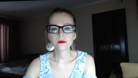 Snapshot of evangeline06 chatting on 04.24.26 YourMistress online show from 04.24.26