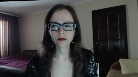 Snapshot of evangeline06 chatting on 04.27.26 YourMistress online show from 04.27.26