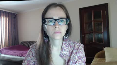 Snapshot of evangeline06 chatting on 04.29.26 YourMistress online show from 04.29.26