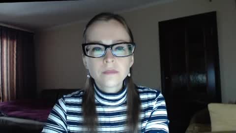 Snapshot of evangeline06 chatting on 04.30.26 YourMistress online show from 04.30.26
