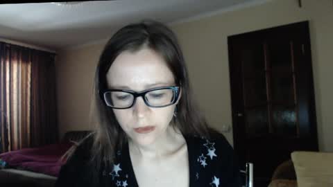 Snapshot of evangeline06 chatting on 05.05.26 YourMistress online show from 05.05.26
