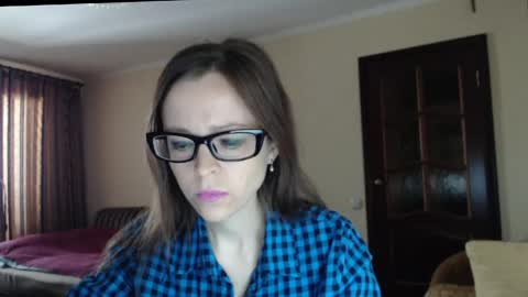 Snapshot of evangeline06 chatting on 05.07.26 YourMistress online show from 05.07.26