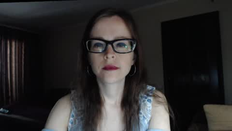 Snapshot of evangeline06 chatting on 05.11.26 YourMistress online show from 05.11.26