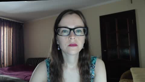Snapshot of evangeline06 chatting on 05.17.26 YourMistress online show from 05.17.26