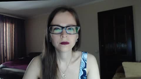 Snapshot of evangeline06 chatting on 05.19.26 YourMistress online show from 05.19.26