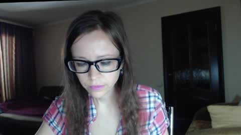 Snapshot of evangeline06 chatting on 05.25.26 YourMistress online show from 05.25.26