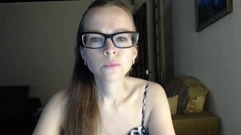 Snapshot of evangeline06 chatting on 05.26.26 YourMistress online show from 05.26.26