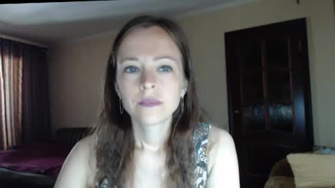 Snapshot of evangeline06 chatting on 06.08.26 YourMistress online show from 06.08.26