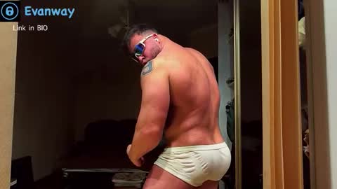 Snapshot of evanhoti chatting on 02.24.26 EvanHOTi online show from 02.24.26