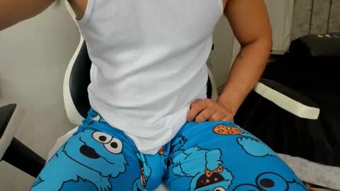 Snapshot of evanss_king chatting on 11.14.25 Mateo and Valerio online show from 11.14.25