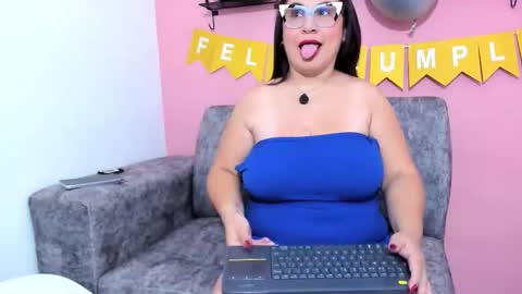 Snapshot of evapalmer_1 chatting on 10.30.25 evapalmer_1 online show from 10.30.25