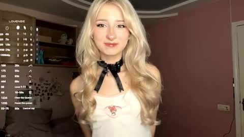 Snapshot of evaqt chatting on 10.31.25 Eva online show from 10.31.25