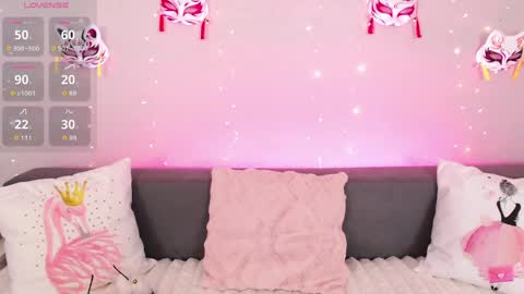 Snapshot of evarey_ chatting on 05.19.26 Adelina online show from 05.19.26