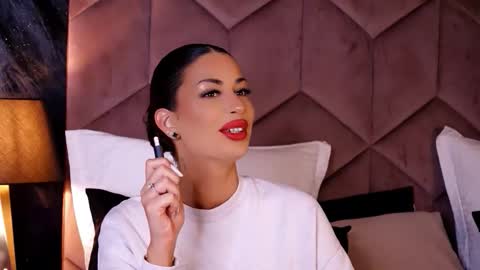 EvaRhea online show from 10.07.25