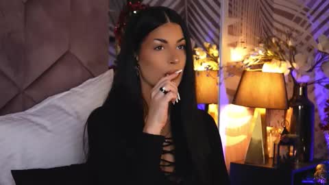 EvaRhea online show from 12.22.25