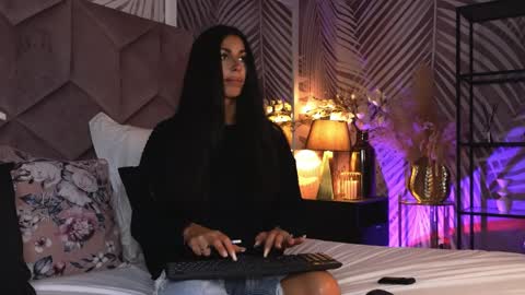 EvaRhea online show from 04.04.26