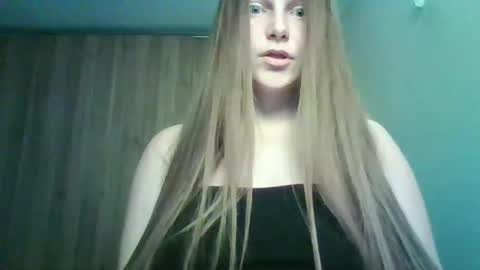 evasapples2026 online show from 03.31.26