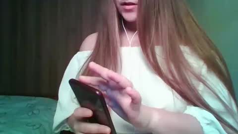 evasapples2026 online show from 04.07.26